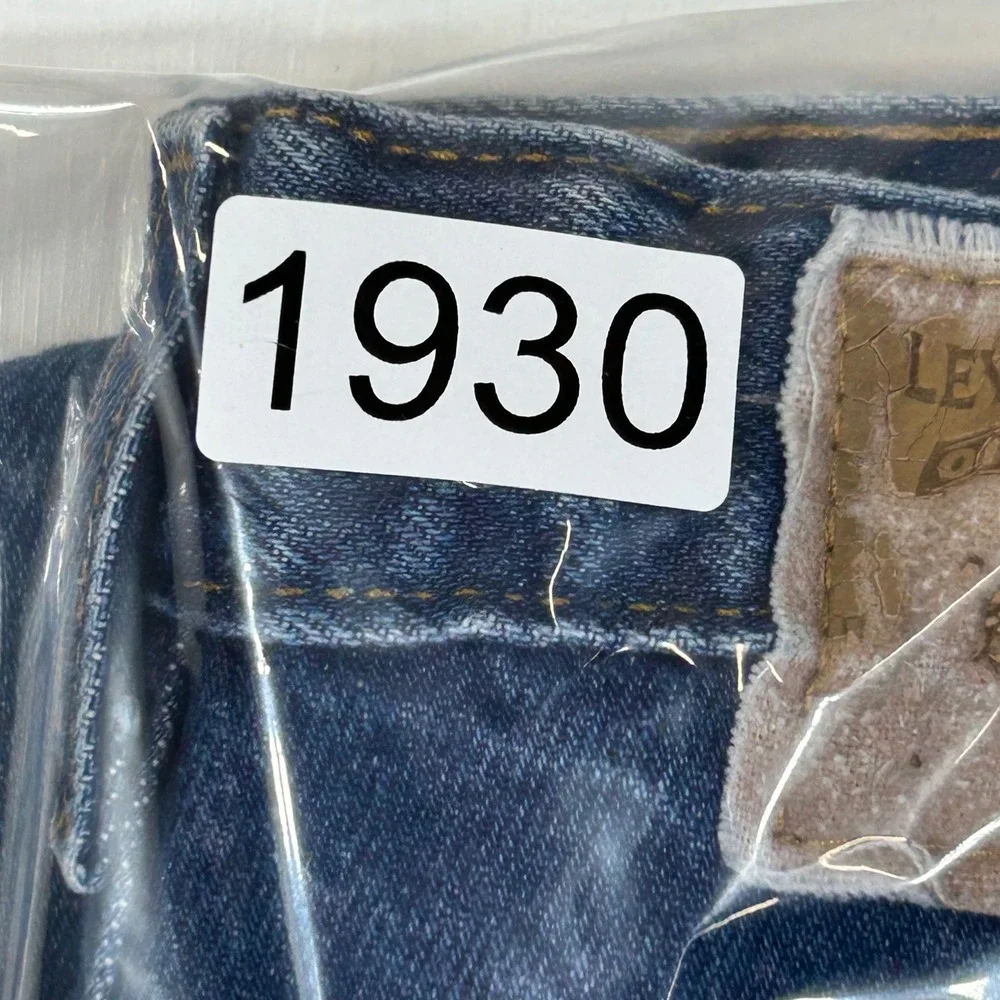 Vintage Levis 501 Straight Leg Denim Jeans Blue W32 L32 Made in USA